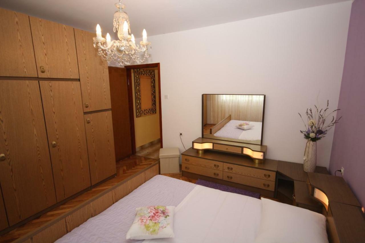 Two Bedroom Apartment, Nice Neighborhood, Free Parking, Wifi Pula Exterior foto
